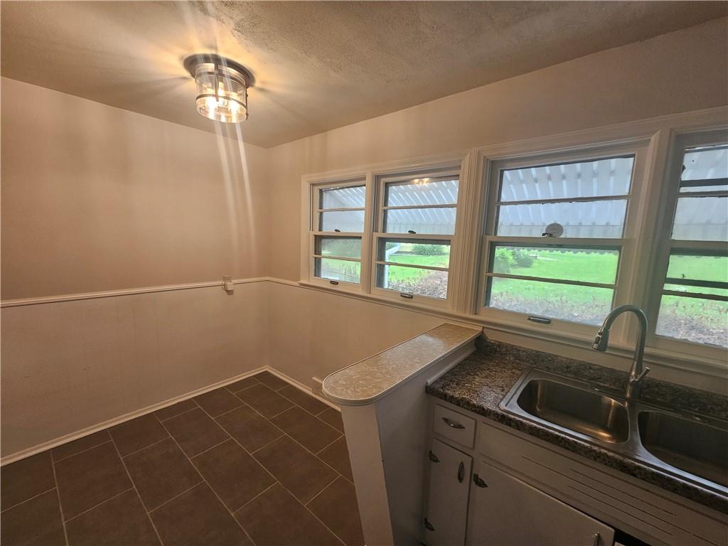 800 - 802 E 75th Terrace