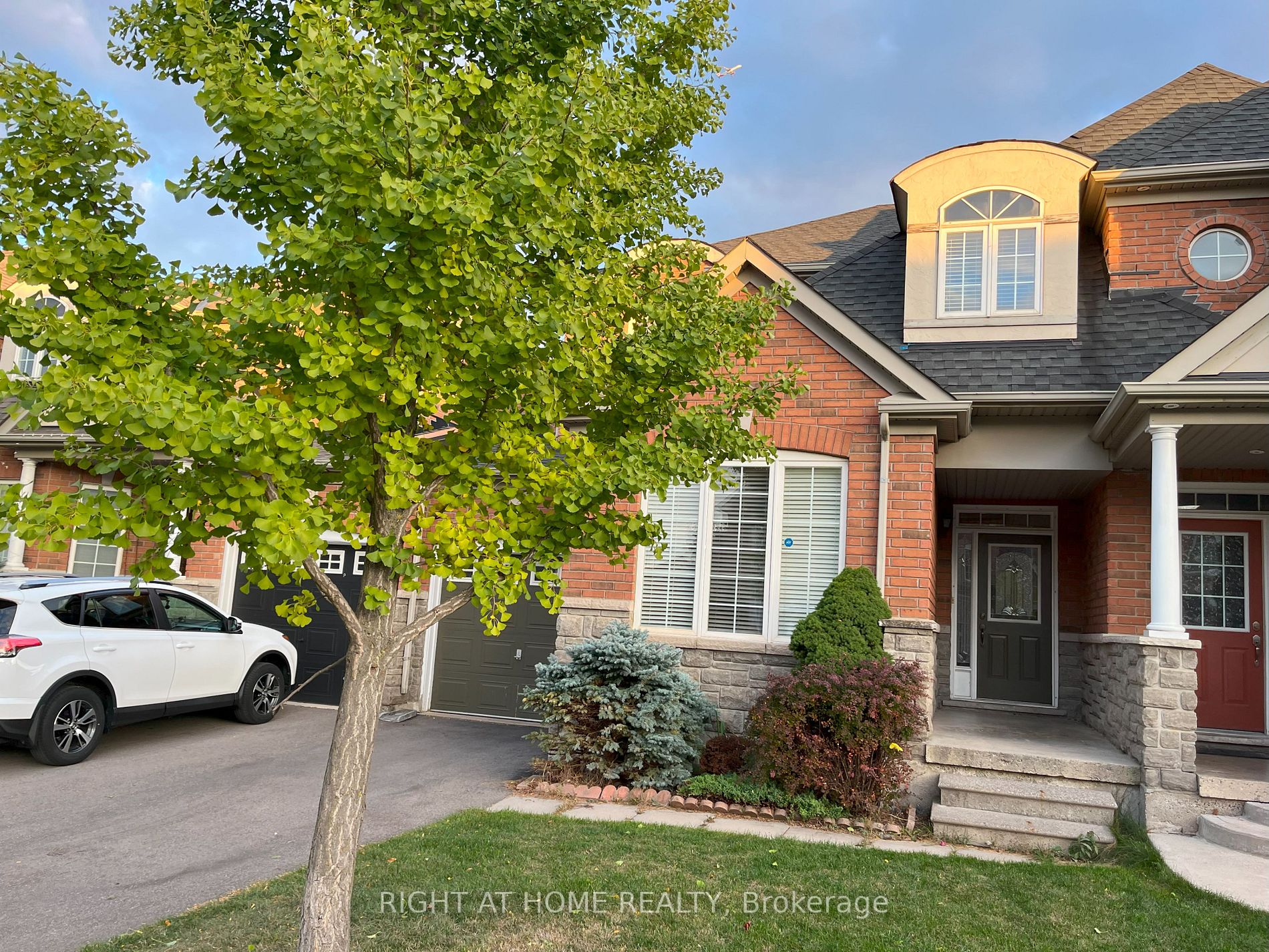 27 Millhouse Mews