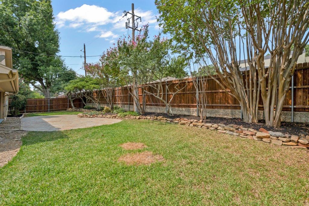 2011 Riverforest Drive