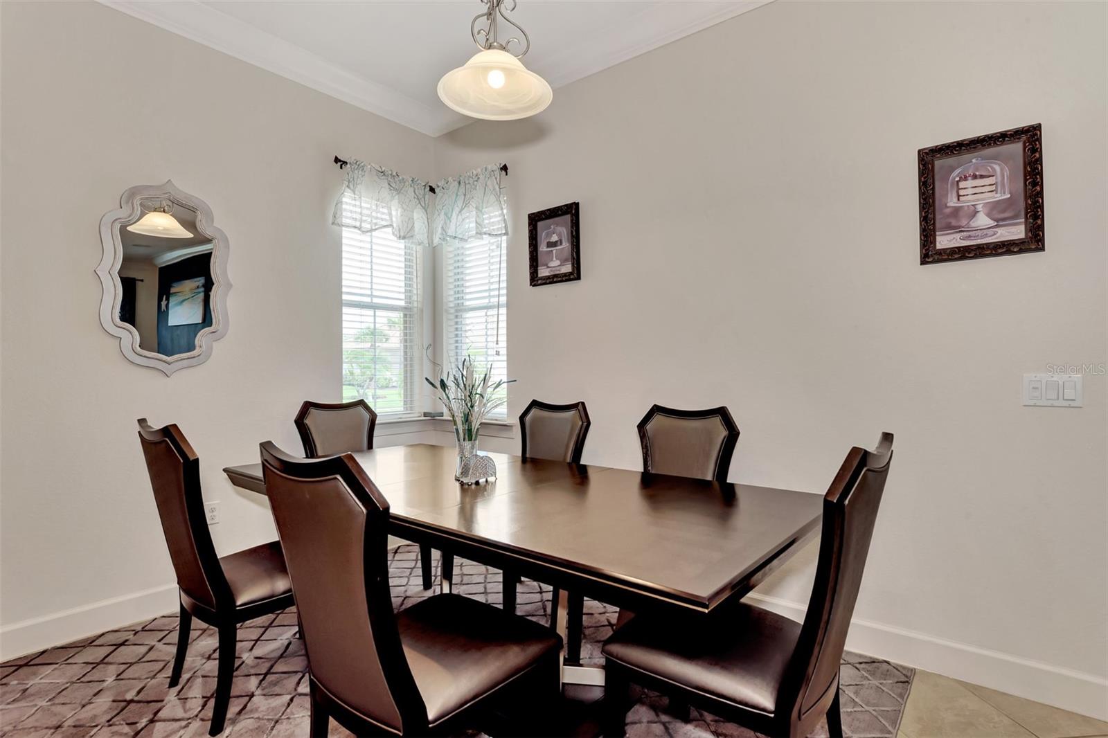 13104 Creekside Lane