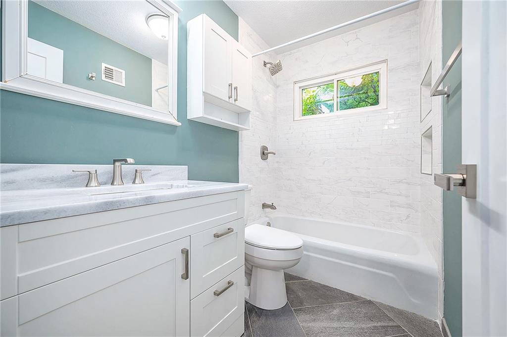 1600 NE 49th Terrace