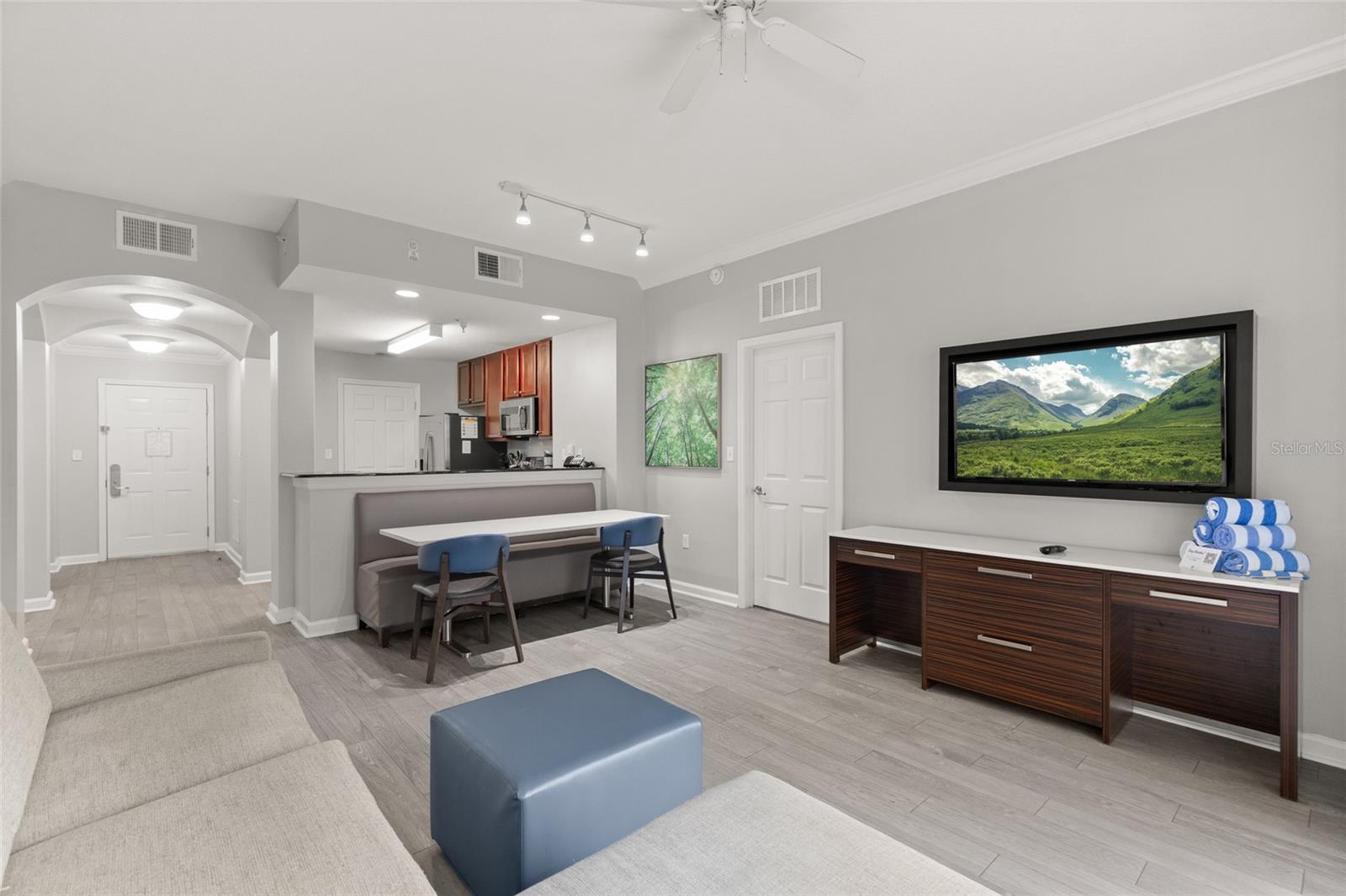 14501 Grove Resort Avenue 1527