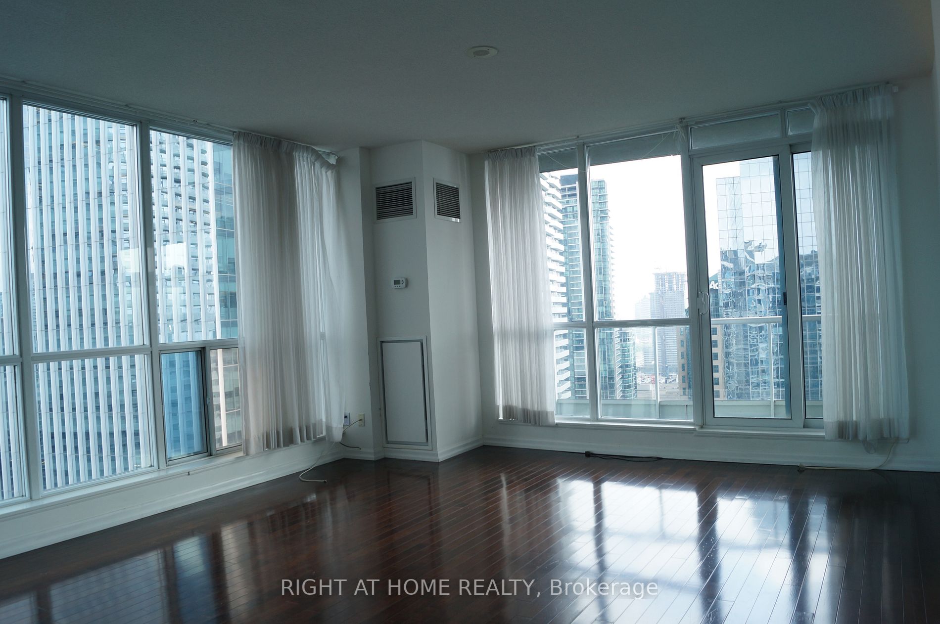 8 York St 3502