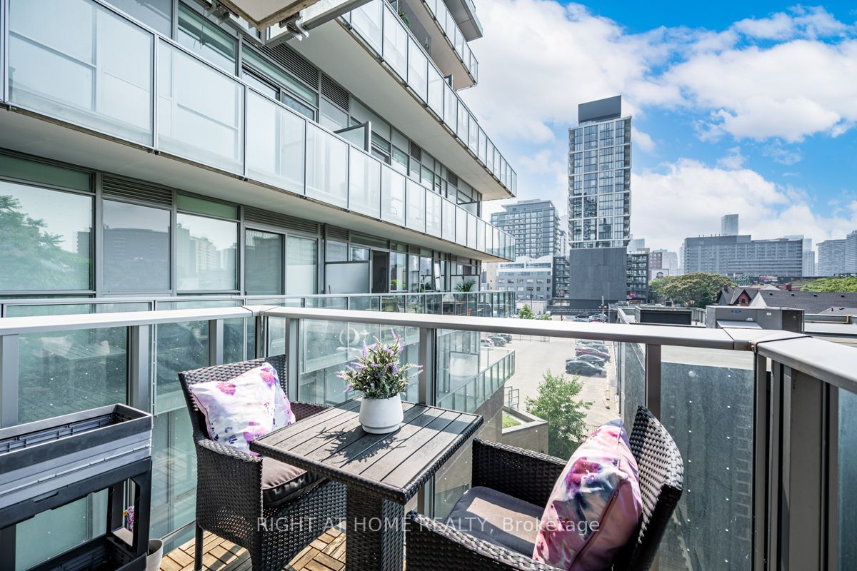 120 Parliament St 405