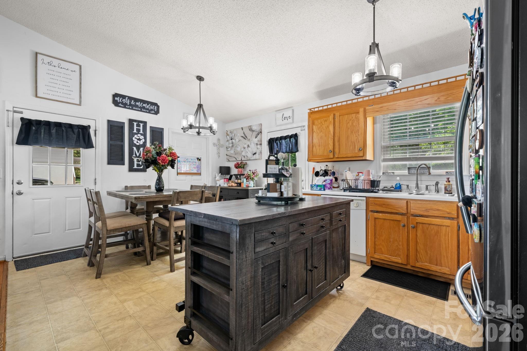 900 Pine Mountain Road