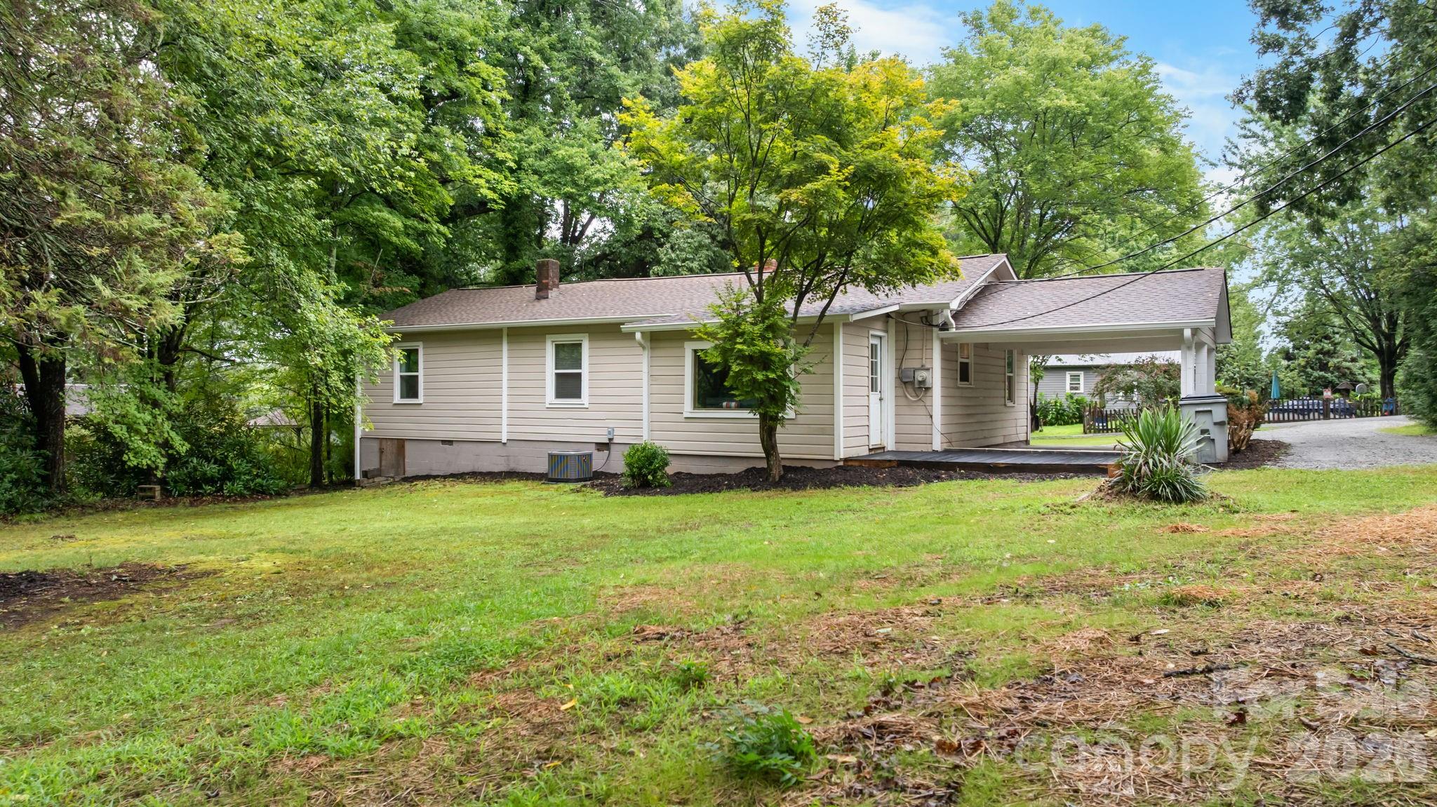 403 Shasta Lane SW