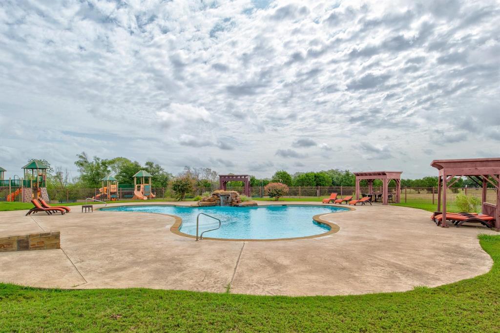 8025 Scotscraig Drive
