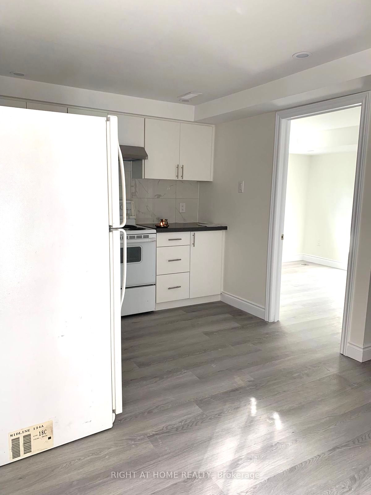 3474 Oakglade Cres