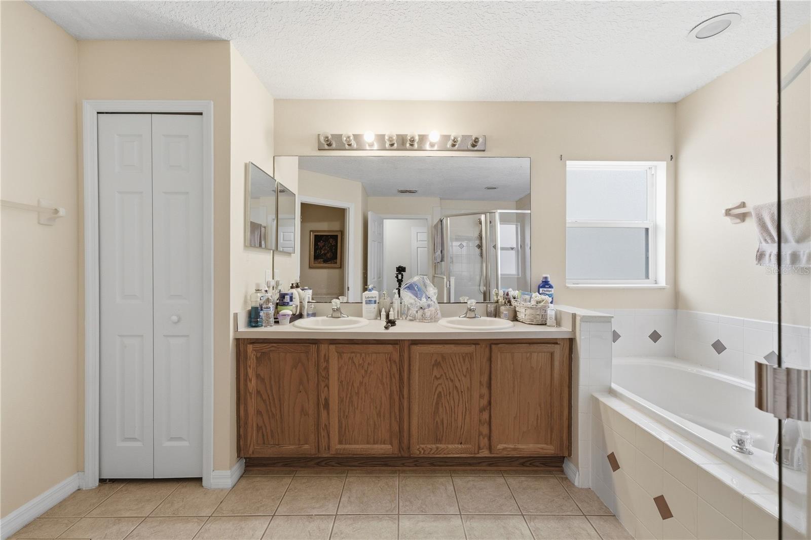 10114 Oak Crest Road