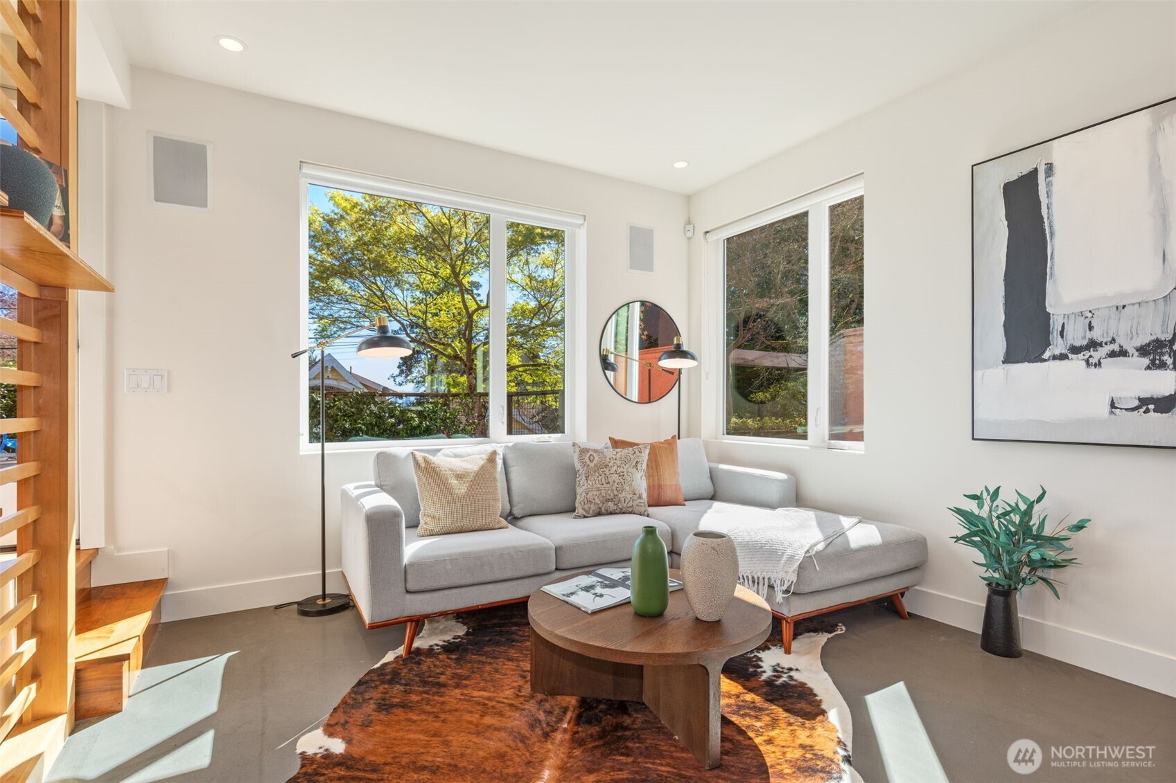 1529 Grandview Place E