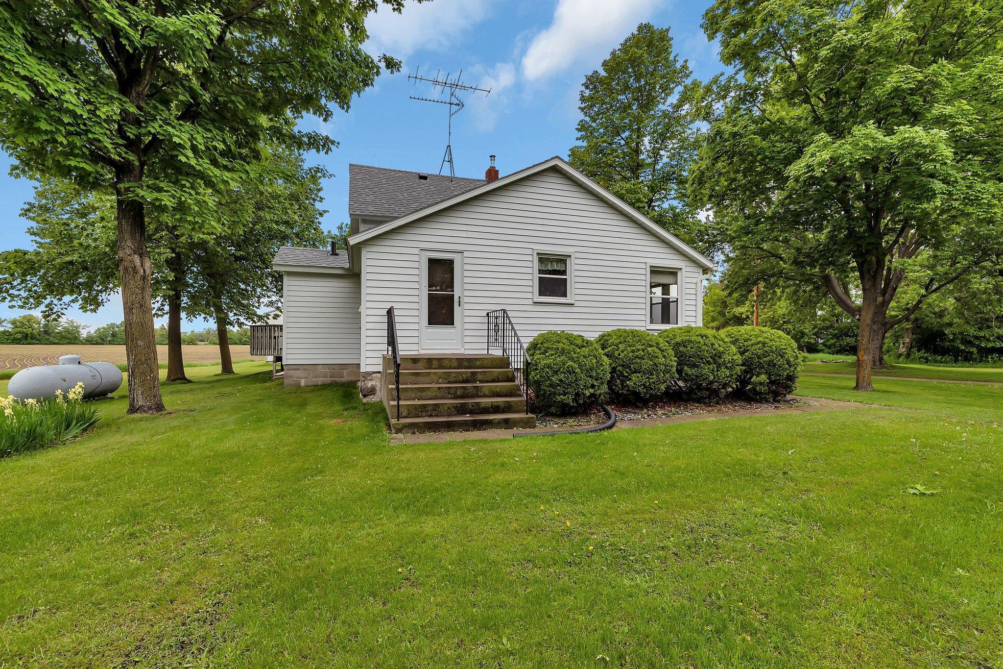 4240 Town Hall Road NE