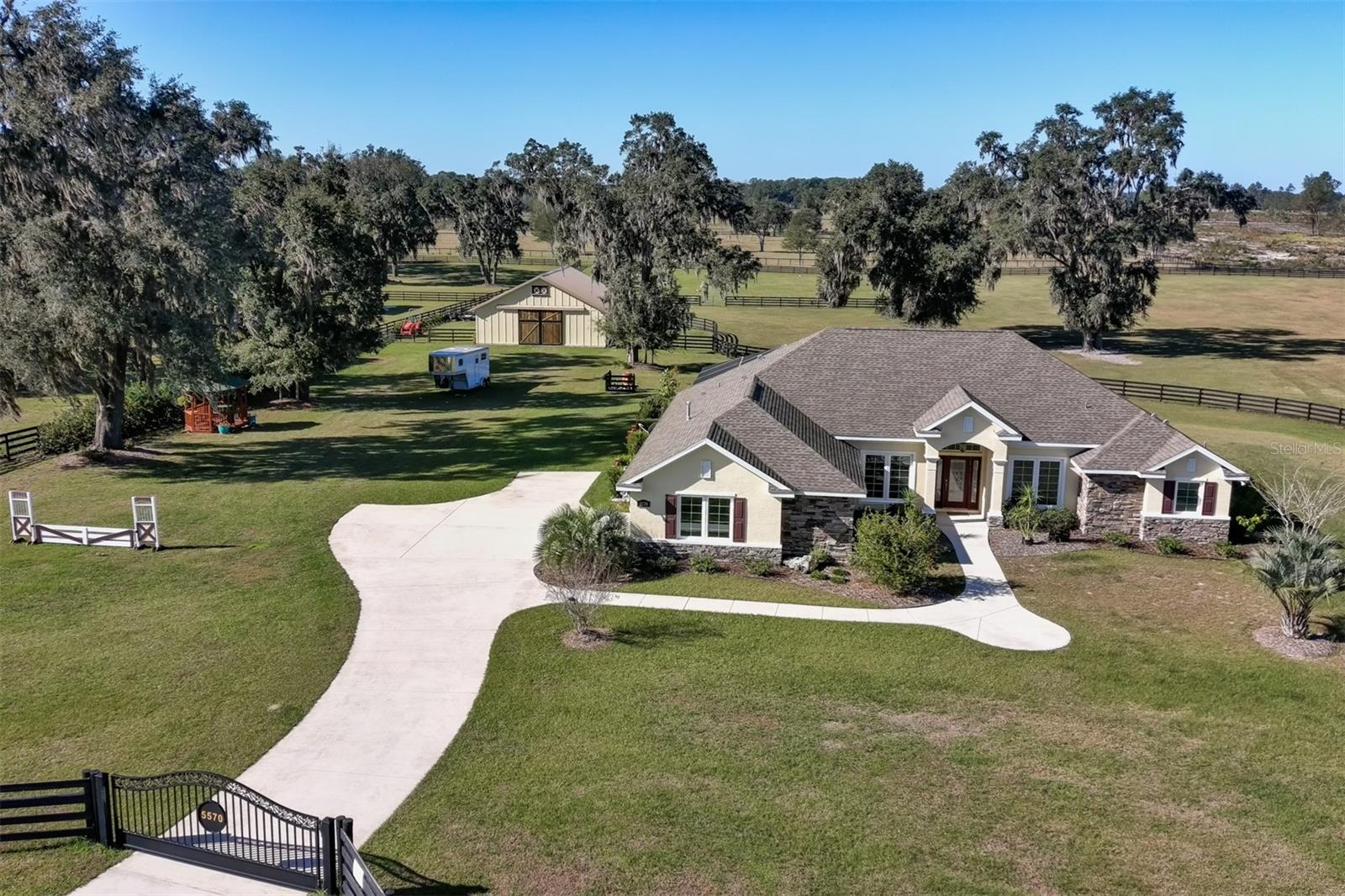 5570 NW 153rd Court, Morriston, FL 