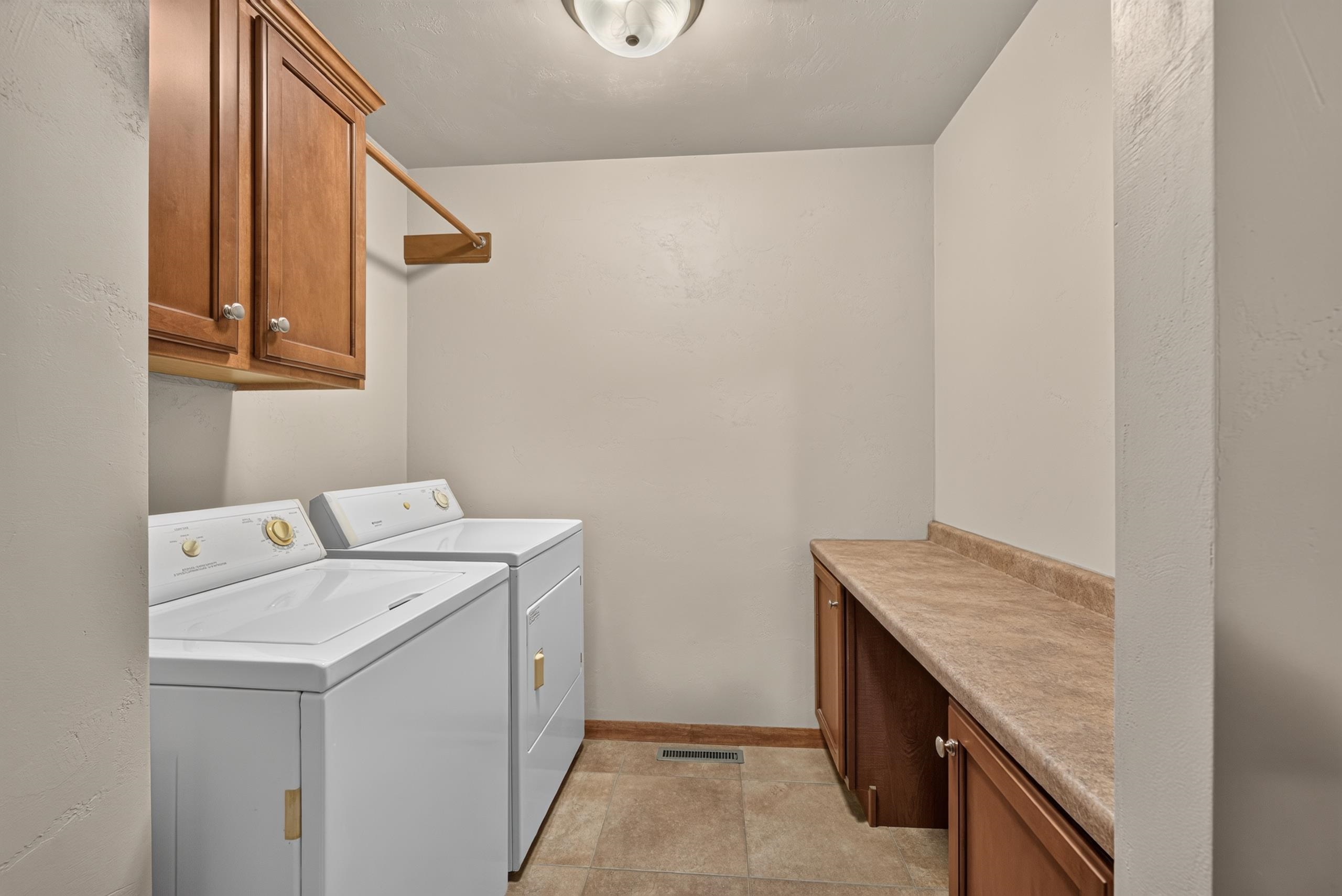3875 Duchess Lane