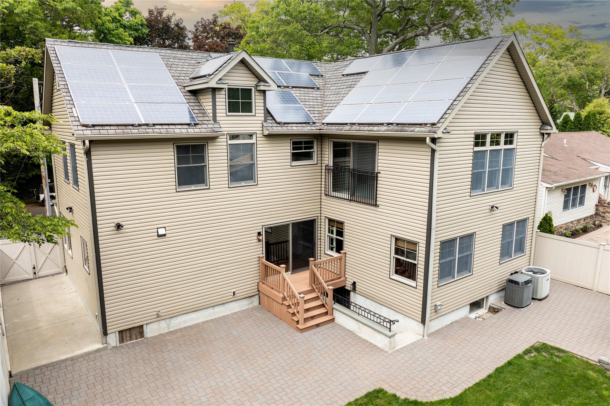 22 Commonwealth Avenue