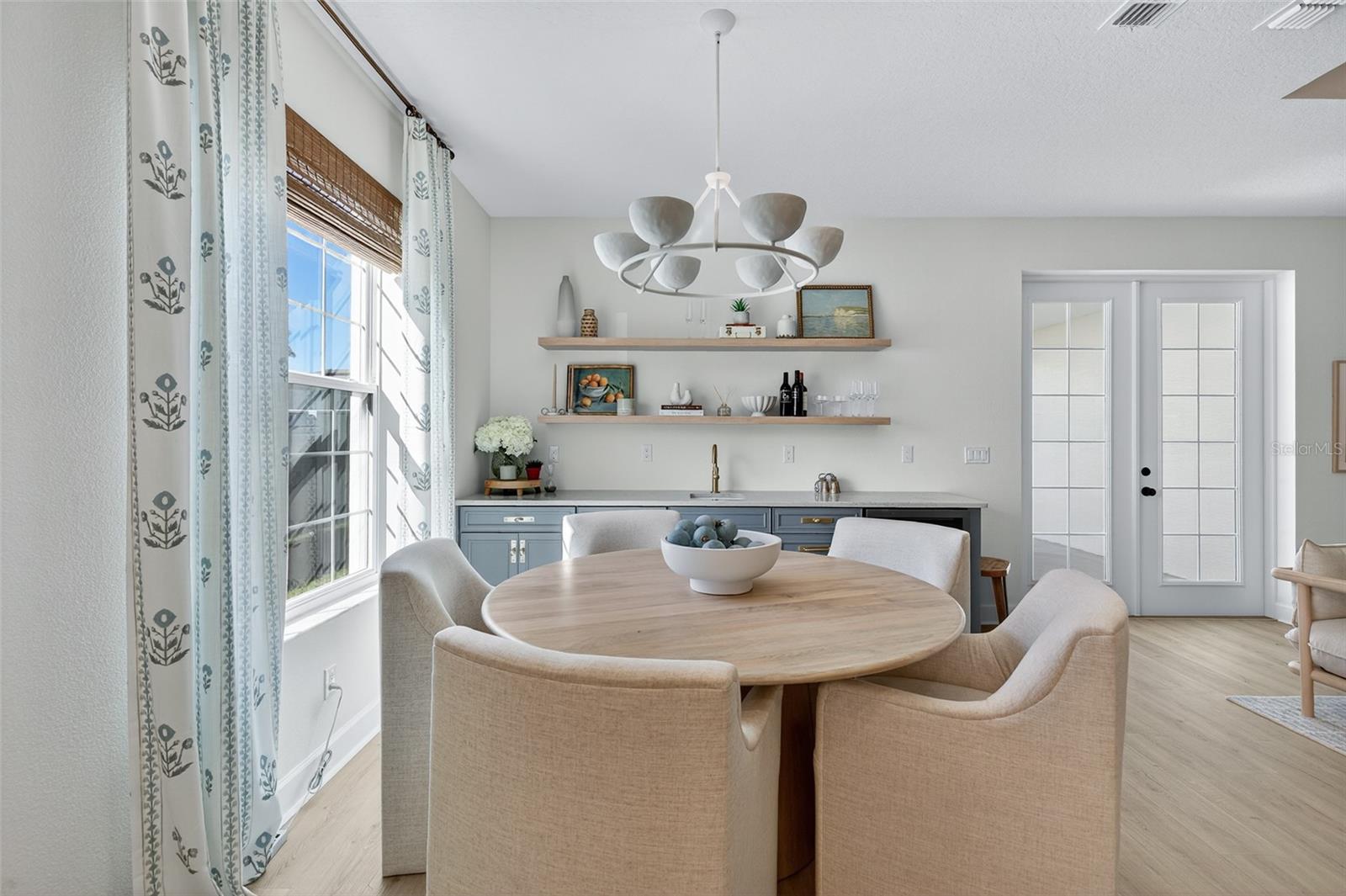 41 La Mancha Drive