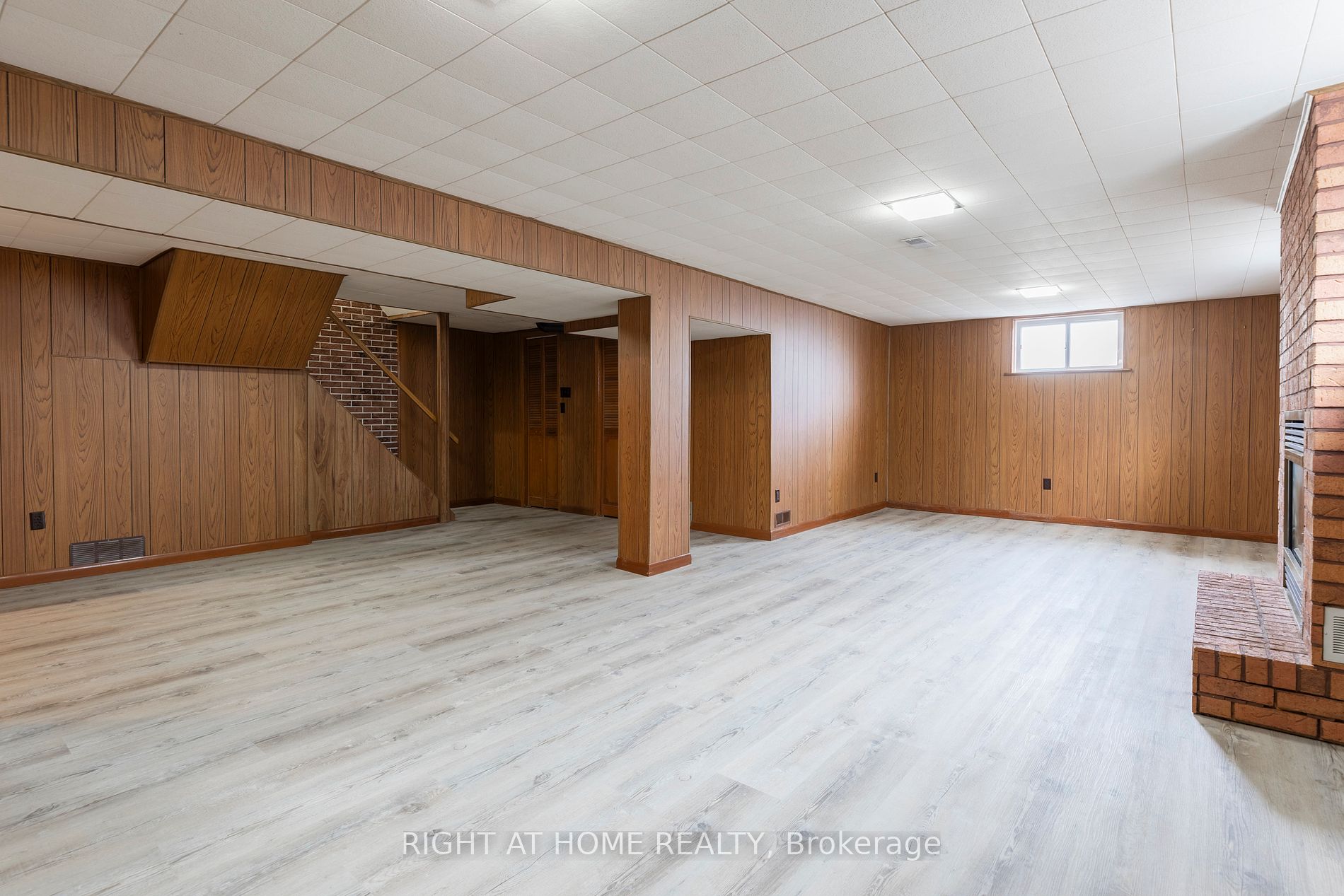 10 E Terrace Dr