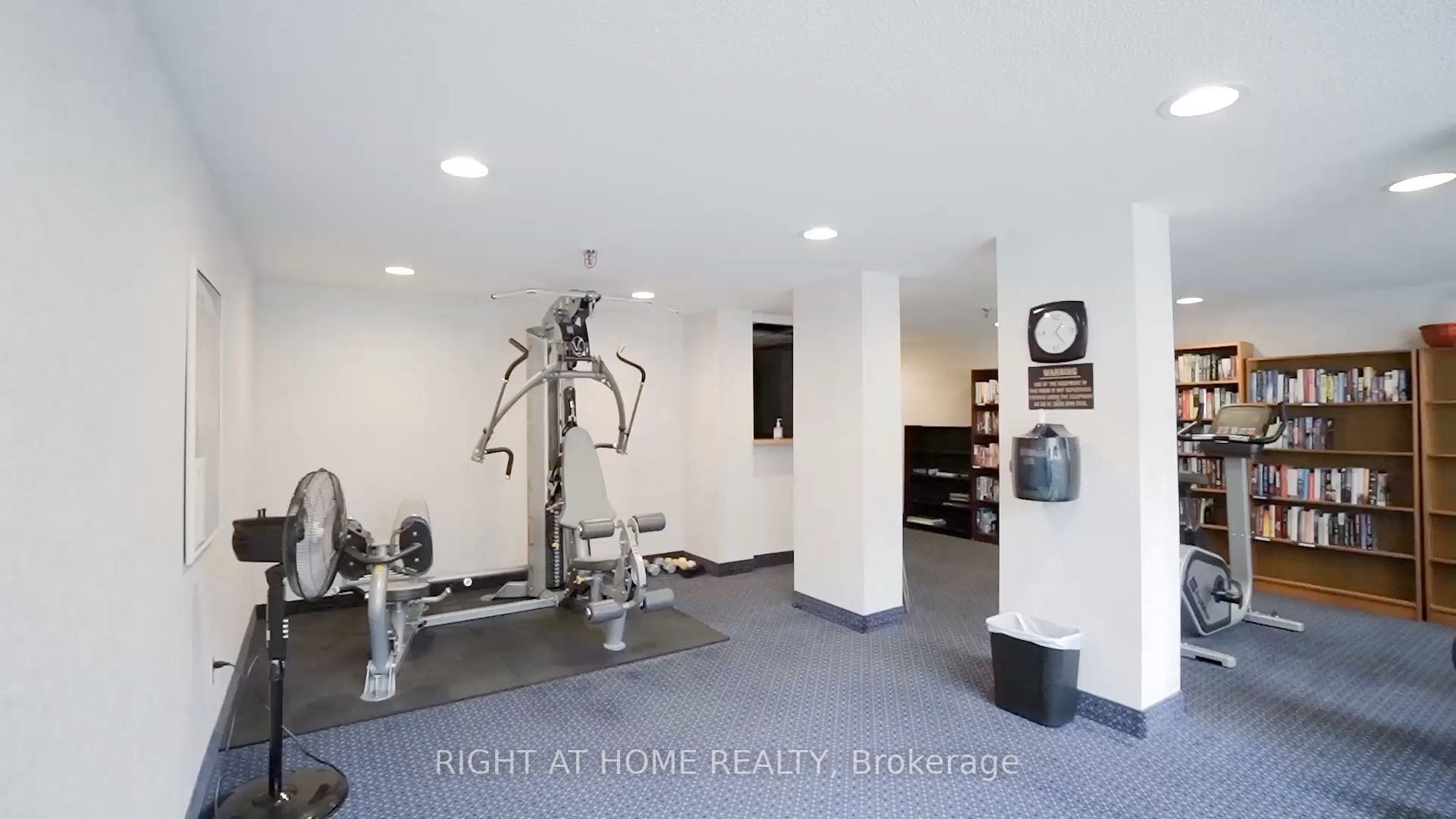 1230 Marlborough Crt 208