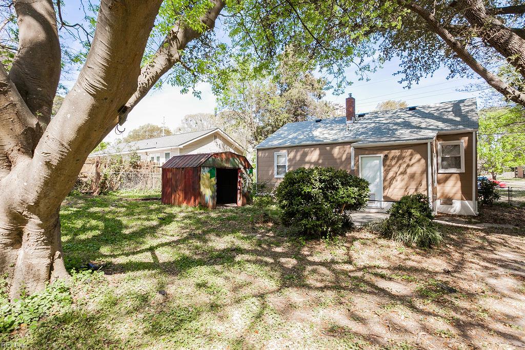 593 Thole Street