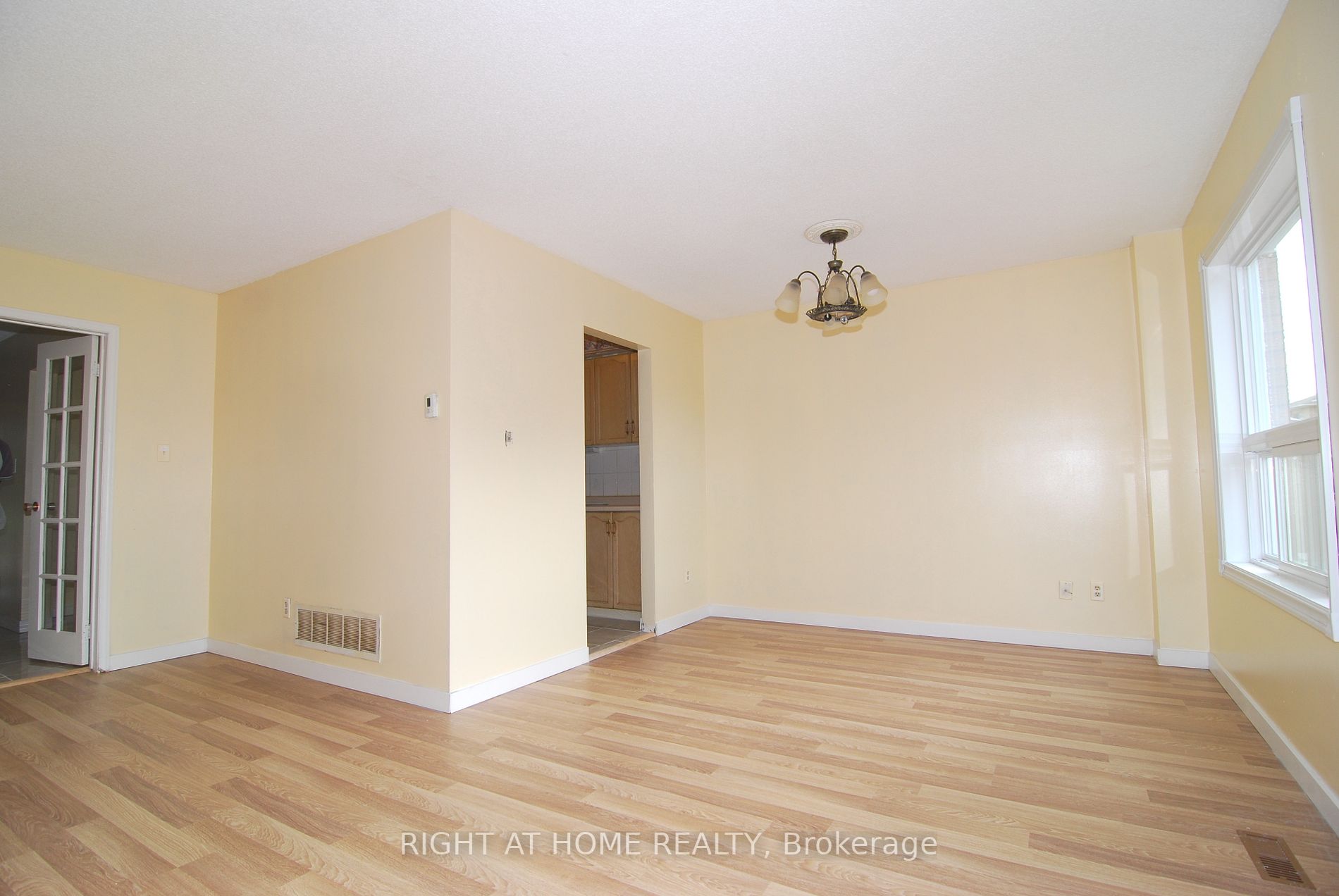 158 Toba Cres
