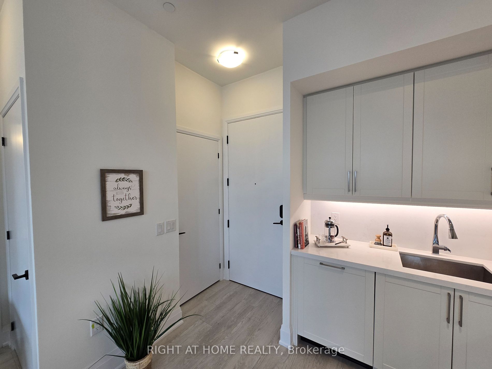 2450 Old Bronte Rd 833