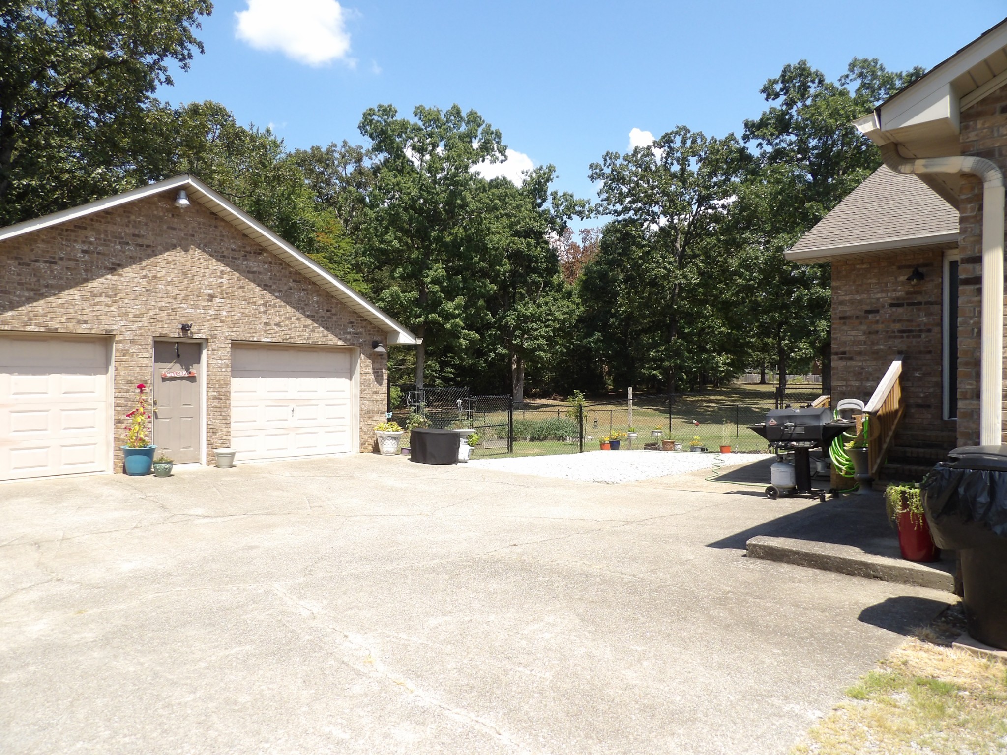 459 River Oaks Dr
