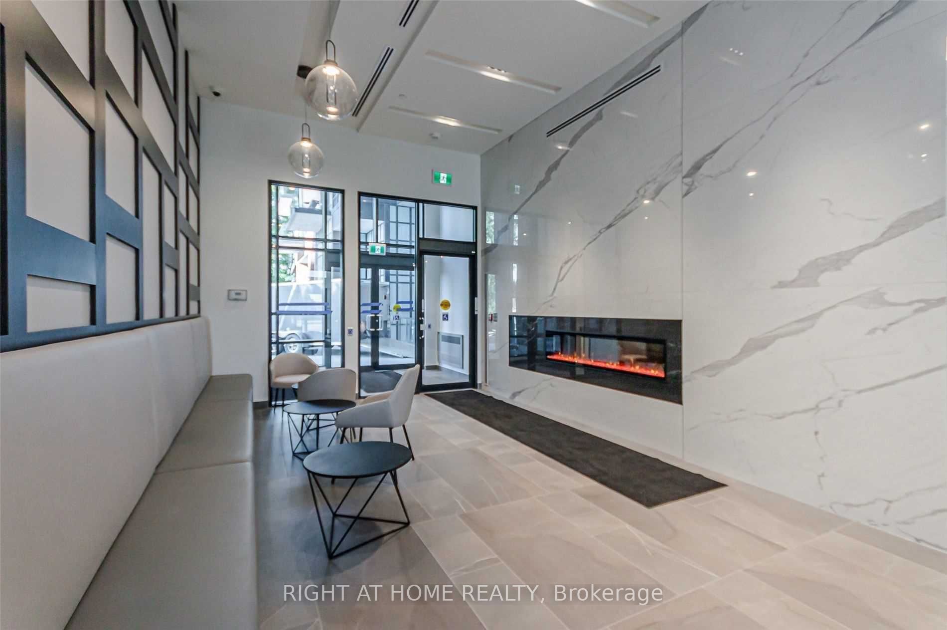 681 Yonge St 621