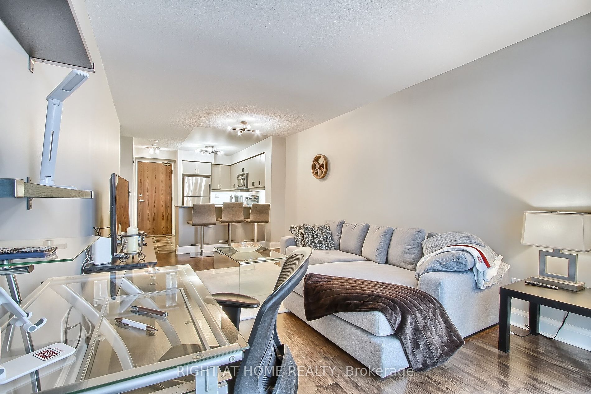185 Oneida Cres 709