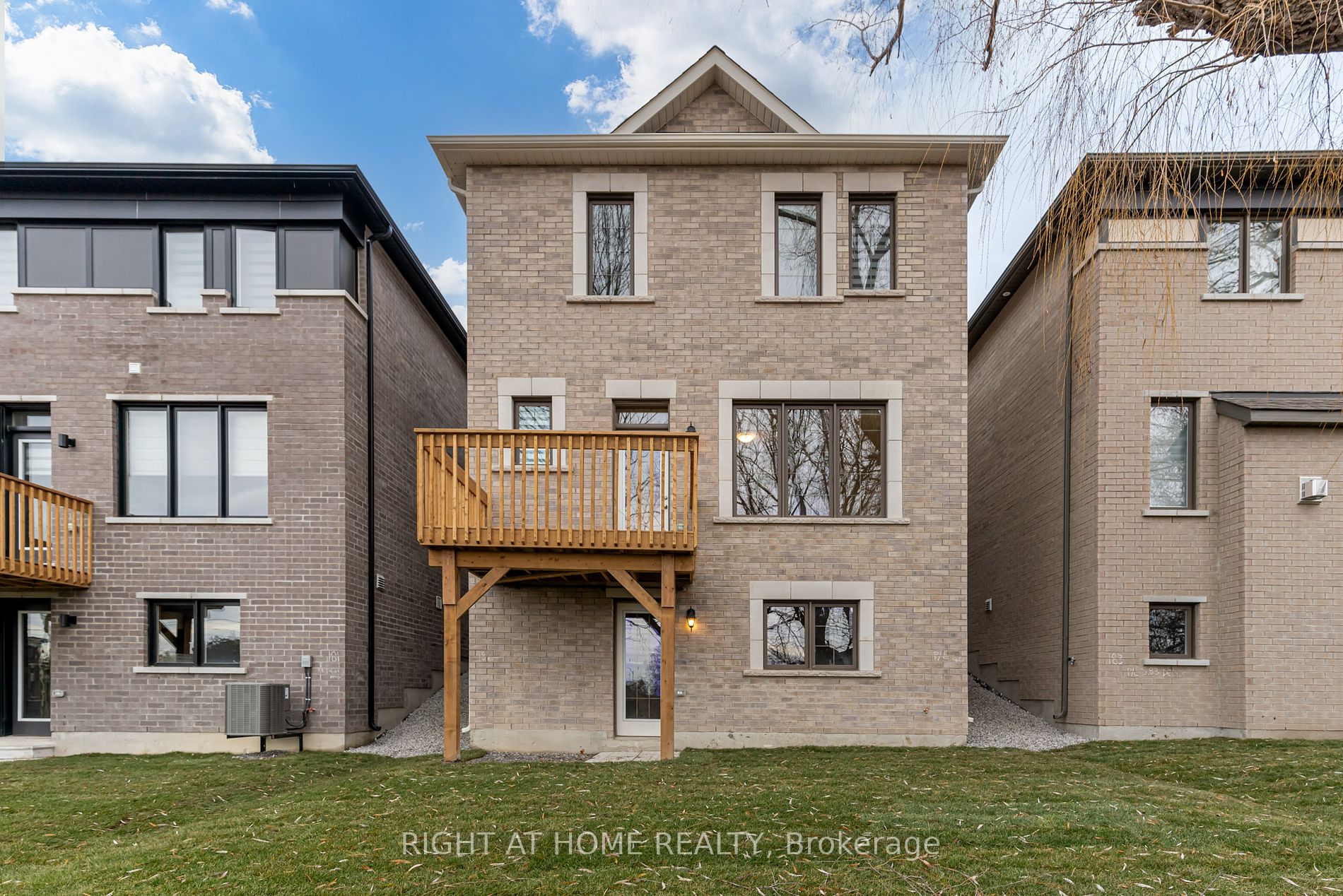 3242 Chimney Swift Cres
