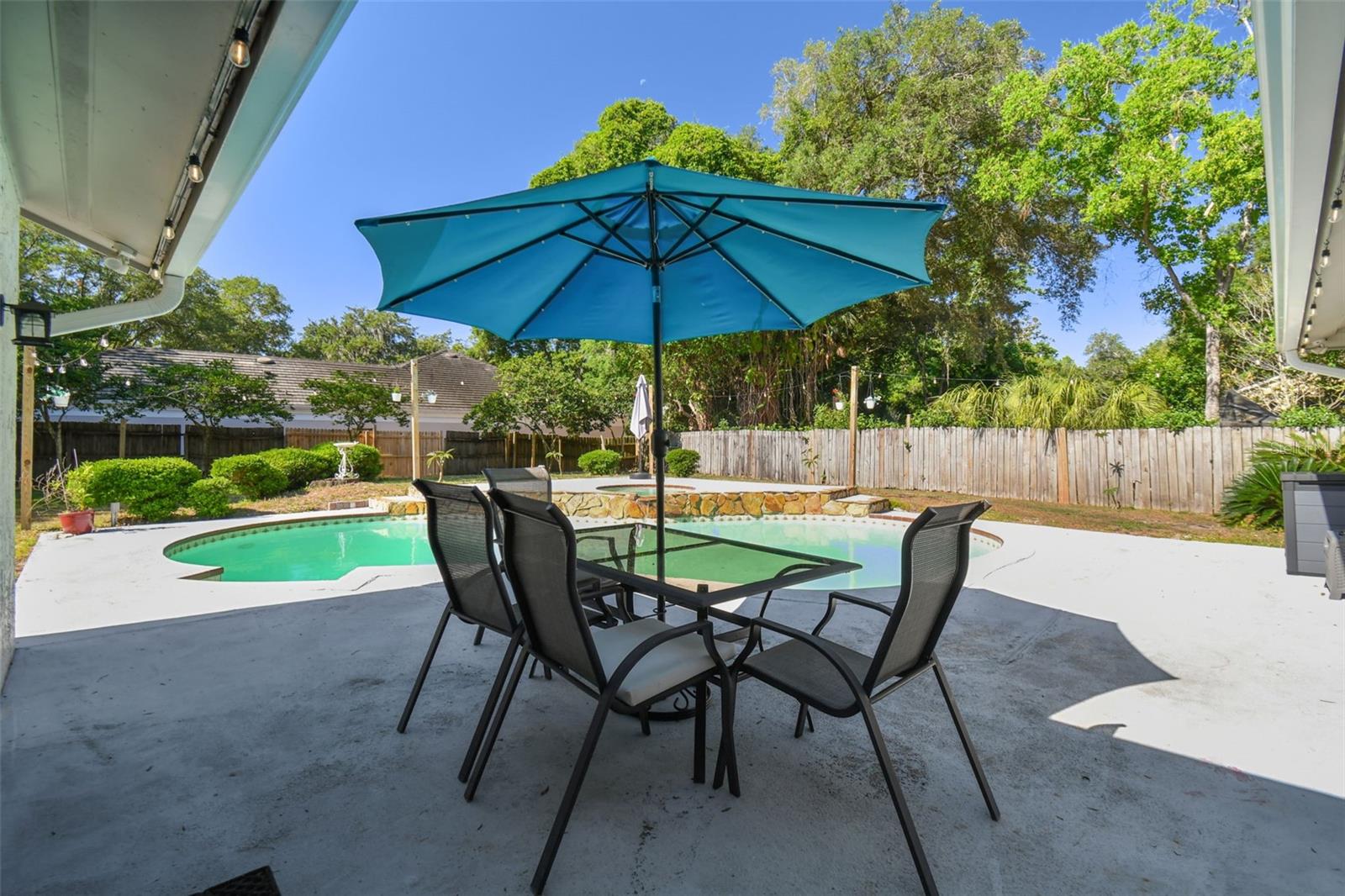309 Bryan Oak Avenue