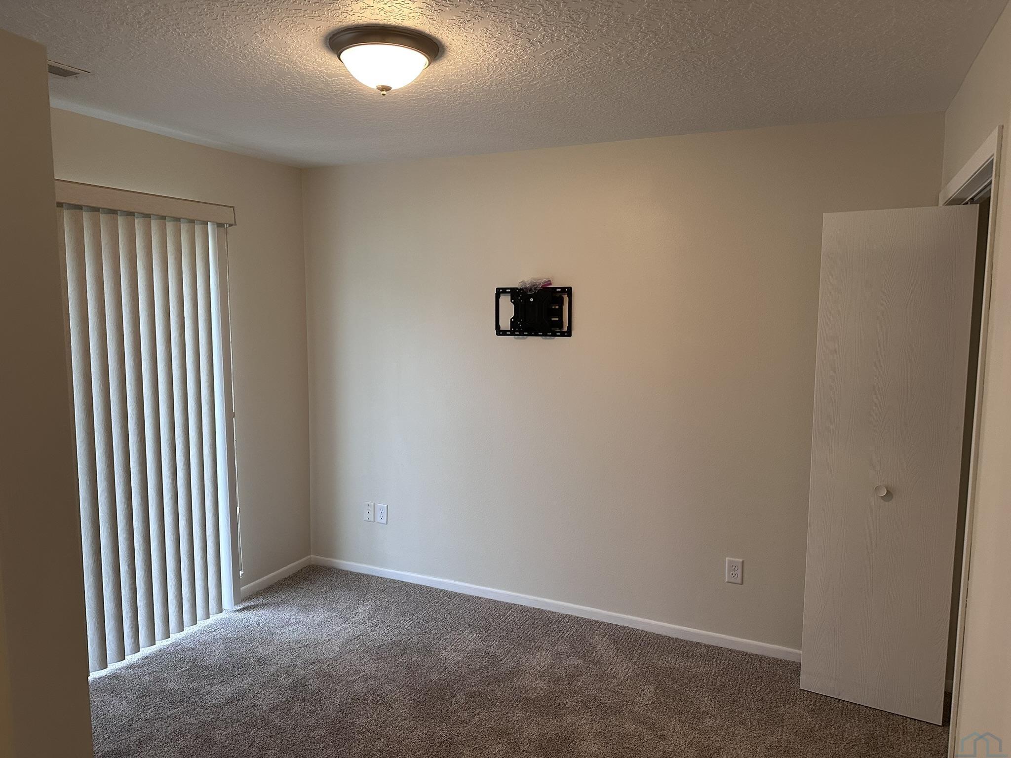 1100 Meadow View 2