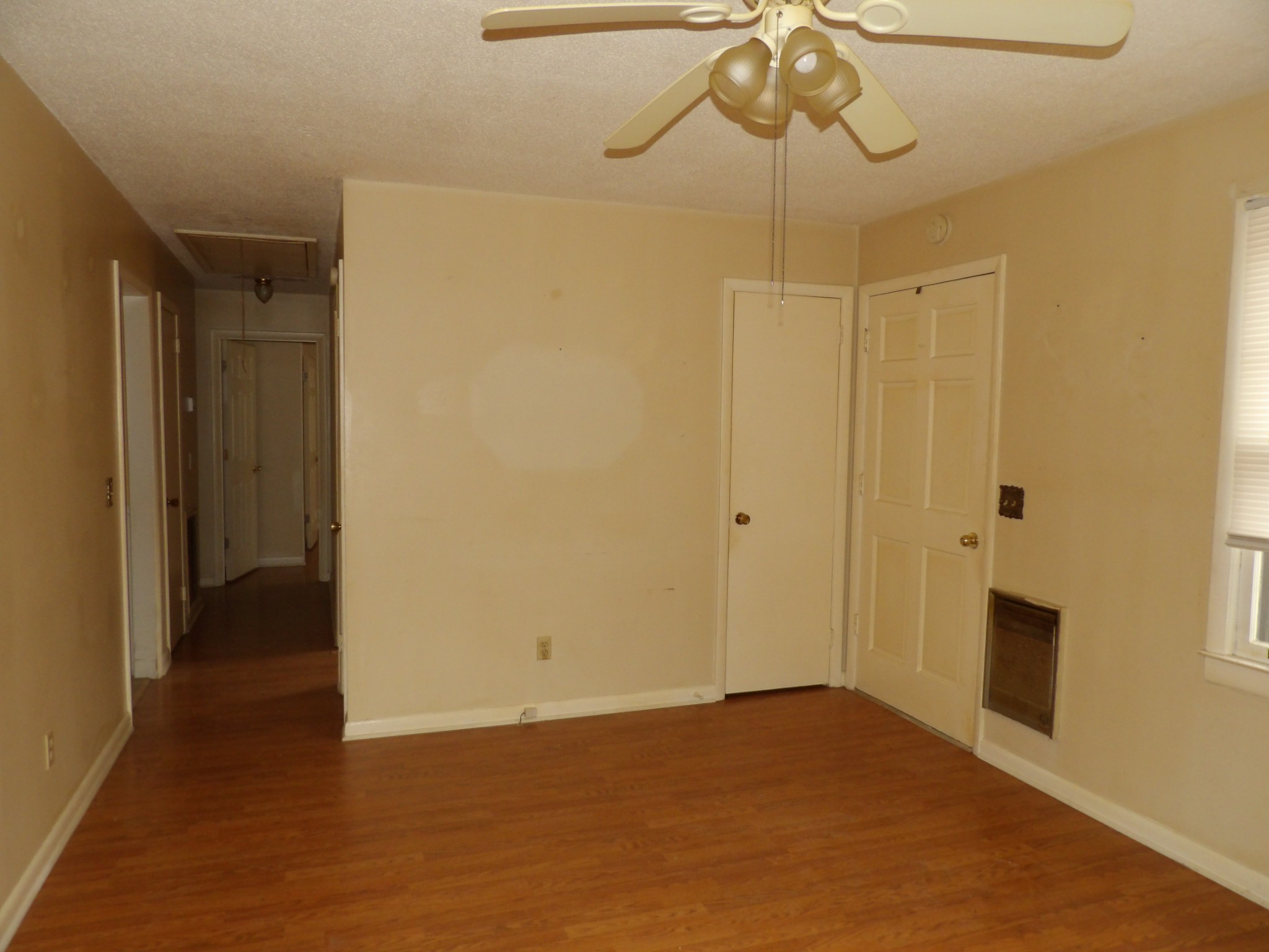 121 Eze Ave