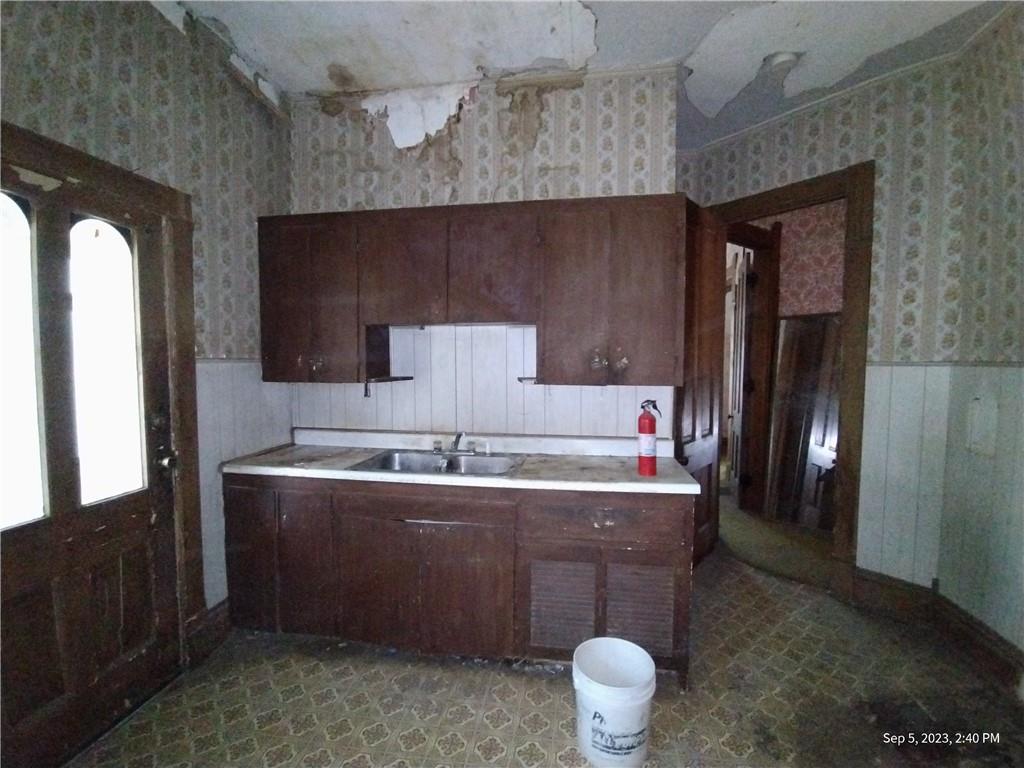 411 S Adams Street