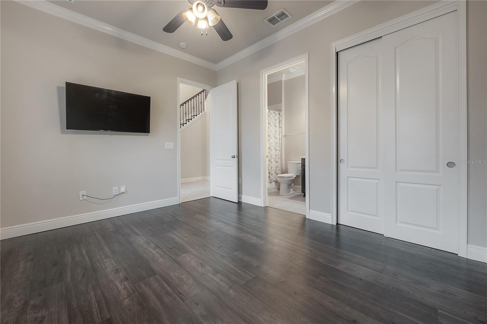 5924 Village Center Drive