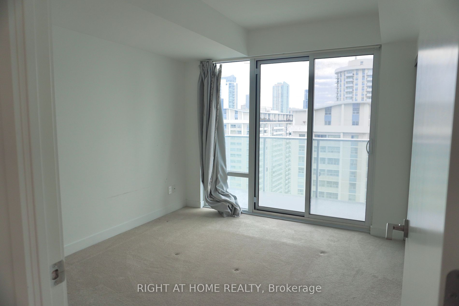 501 Yonge St 1409