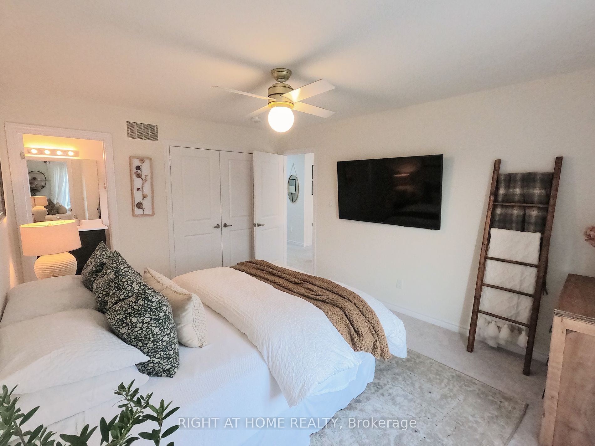 215 Roy Dr