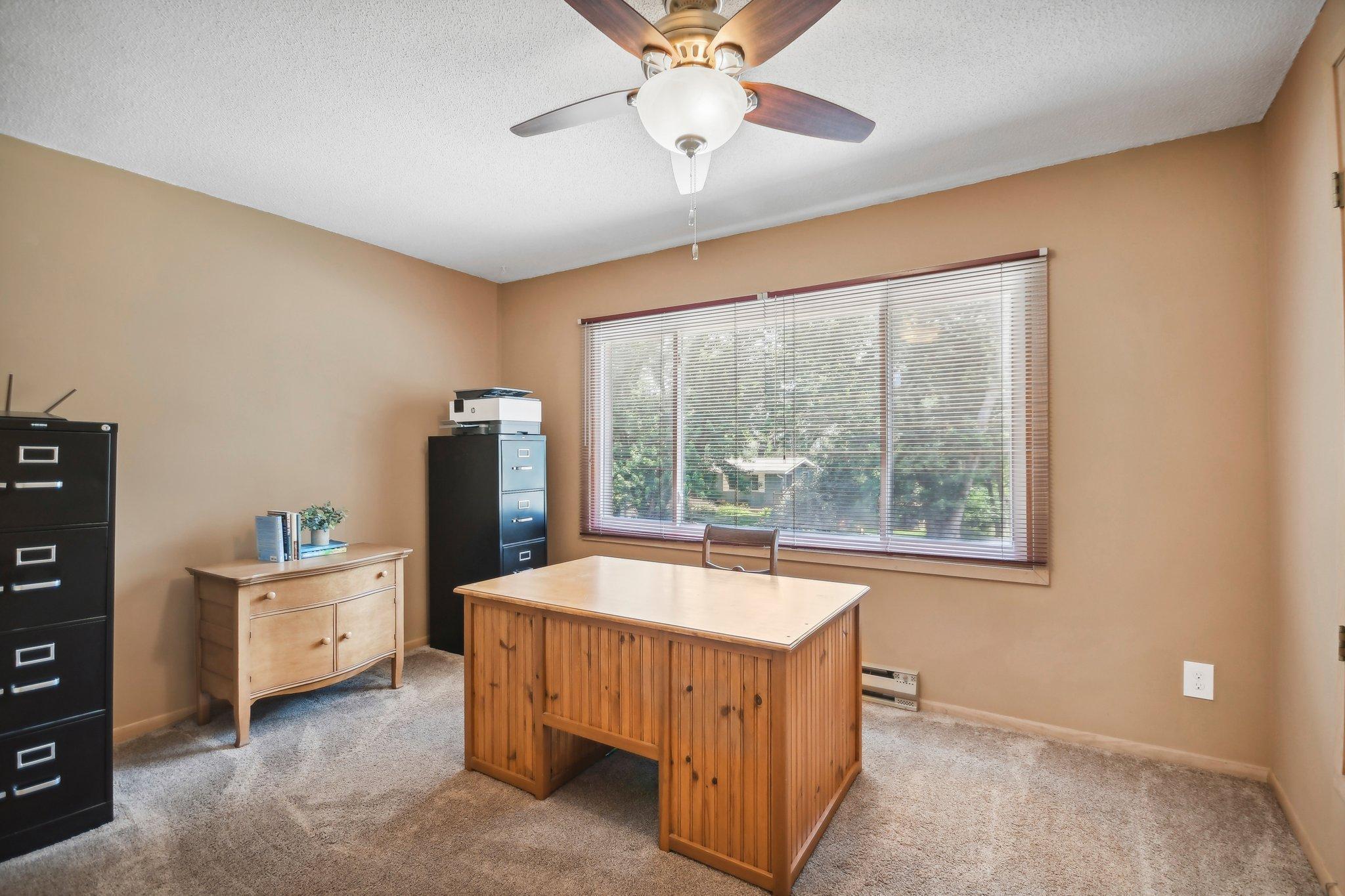 5445 Lakeview Avenue