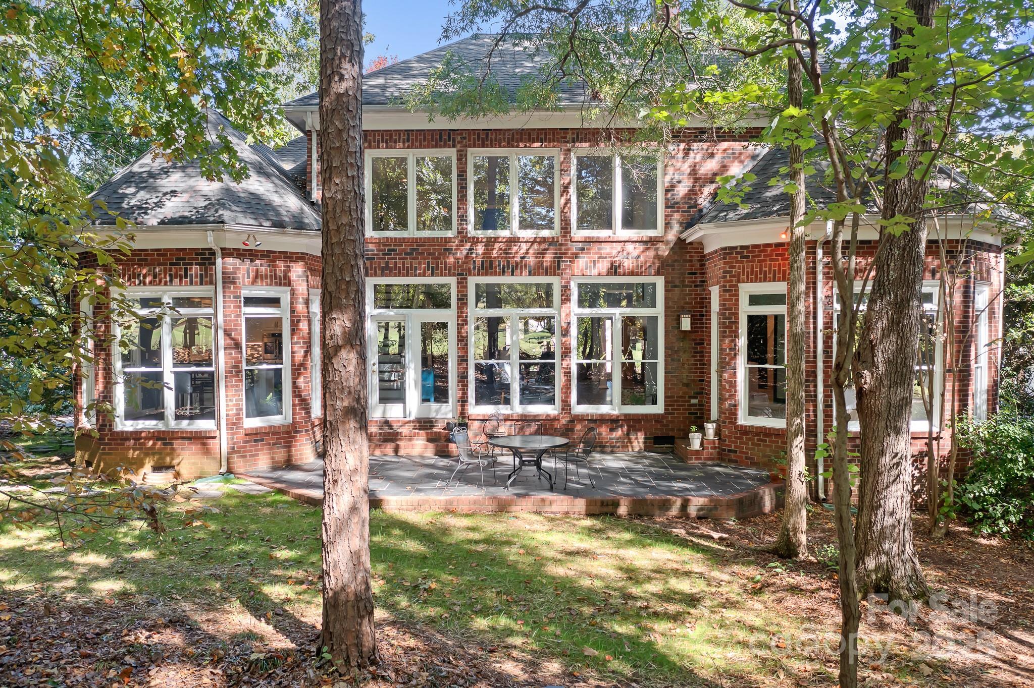 16033 Agincourt Drive