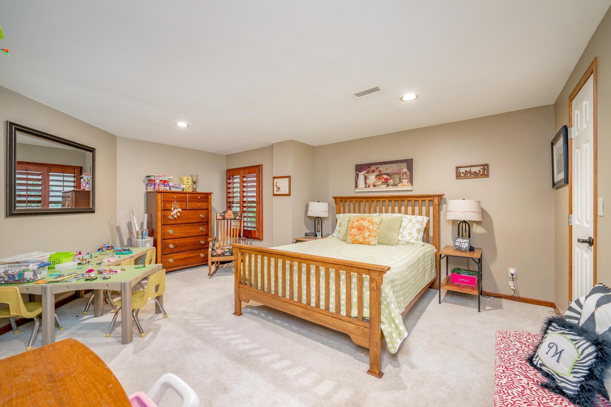 9402 E Woodspring St