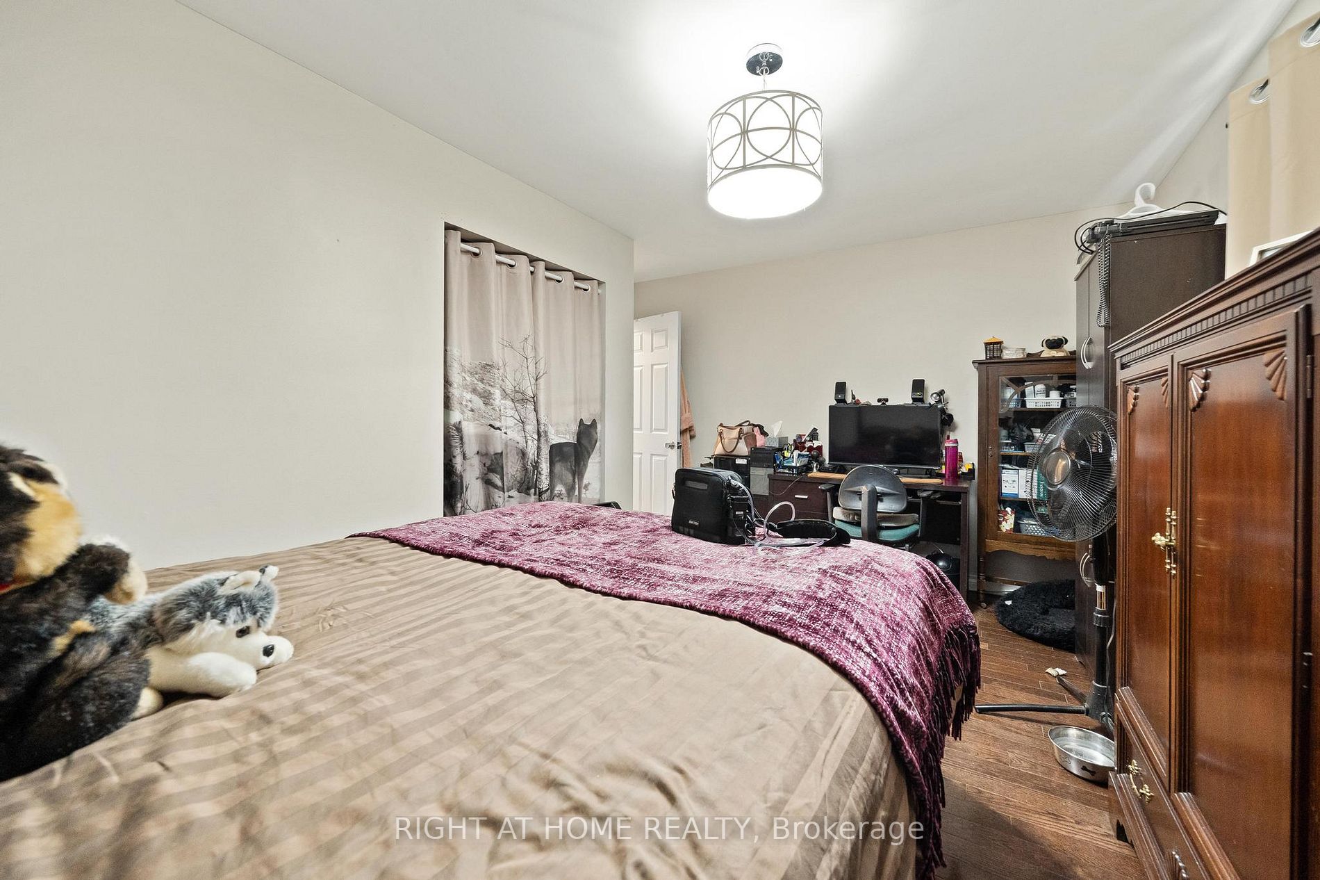 70 Woodlawn Ave