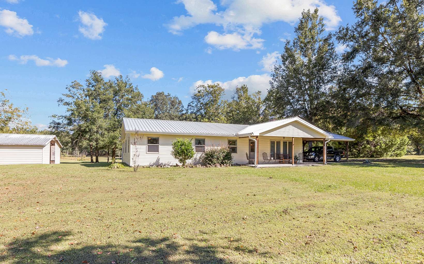 Lake City Real Estate 2325 SW Ichetucknee Ave FL 32024 298,000