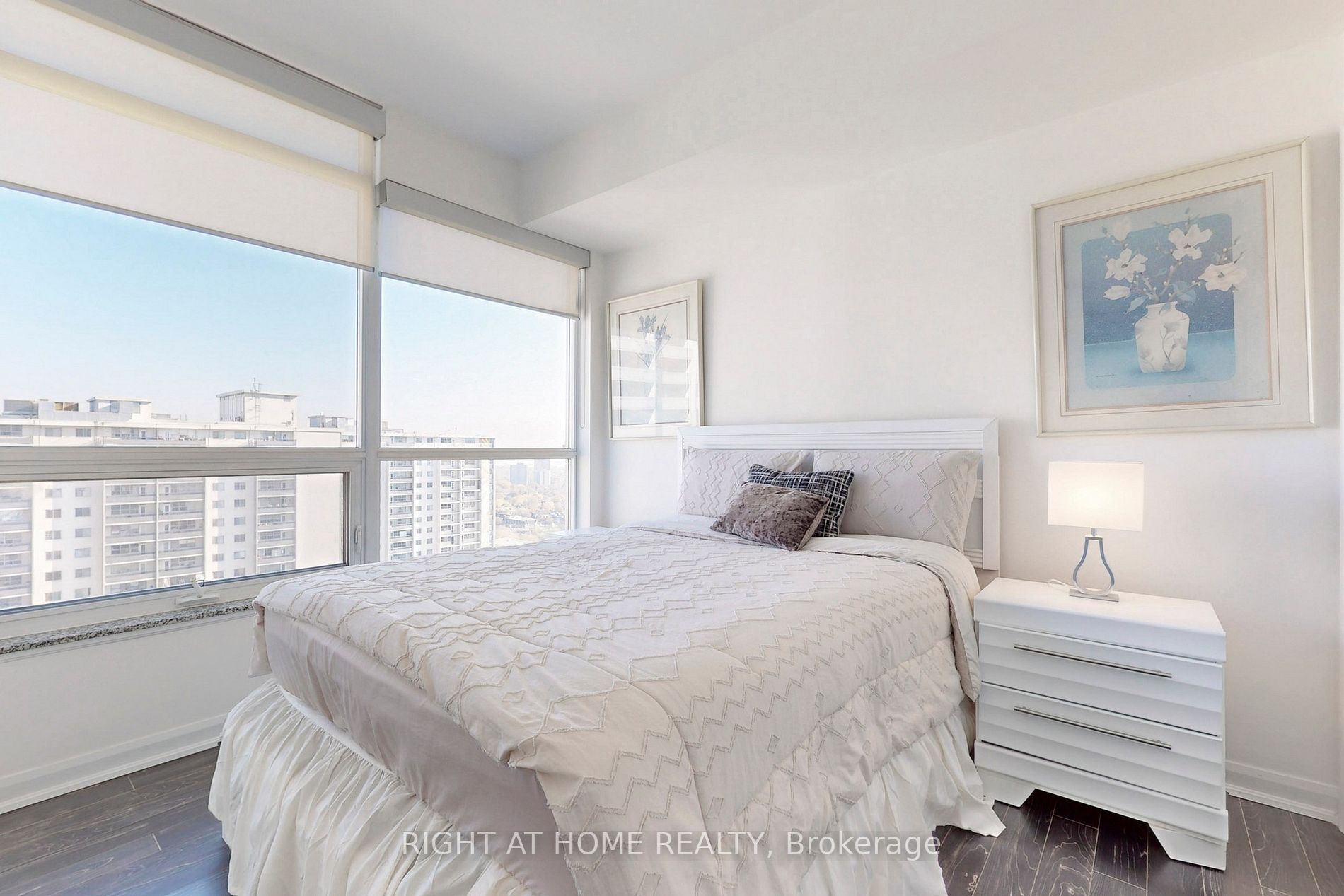 500 Sherbourne St 2402