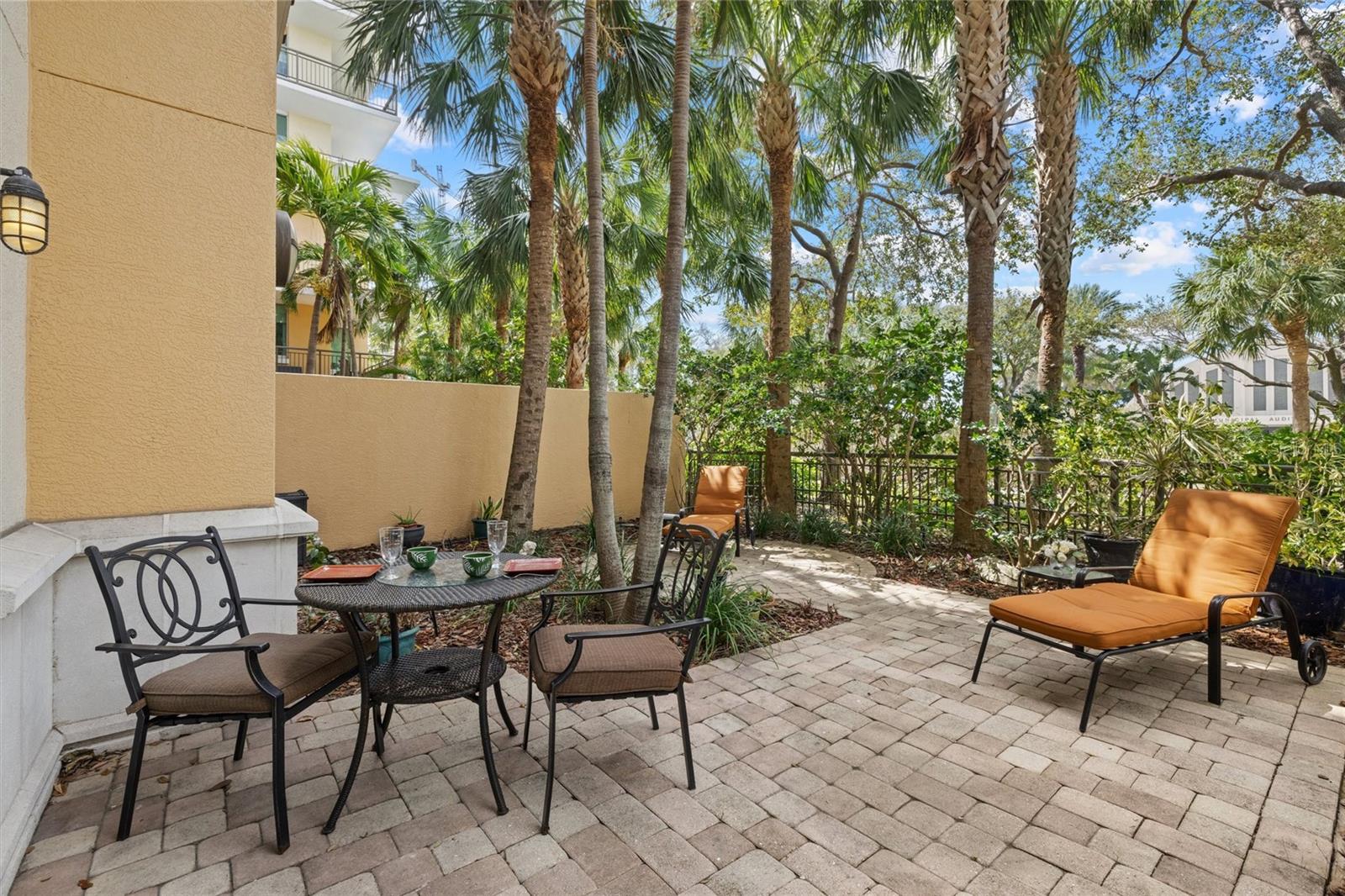 800 N Tamiami Trail 103