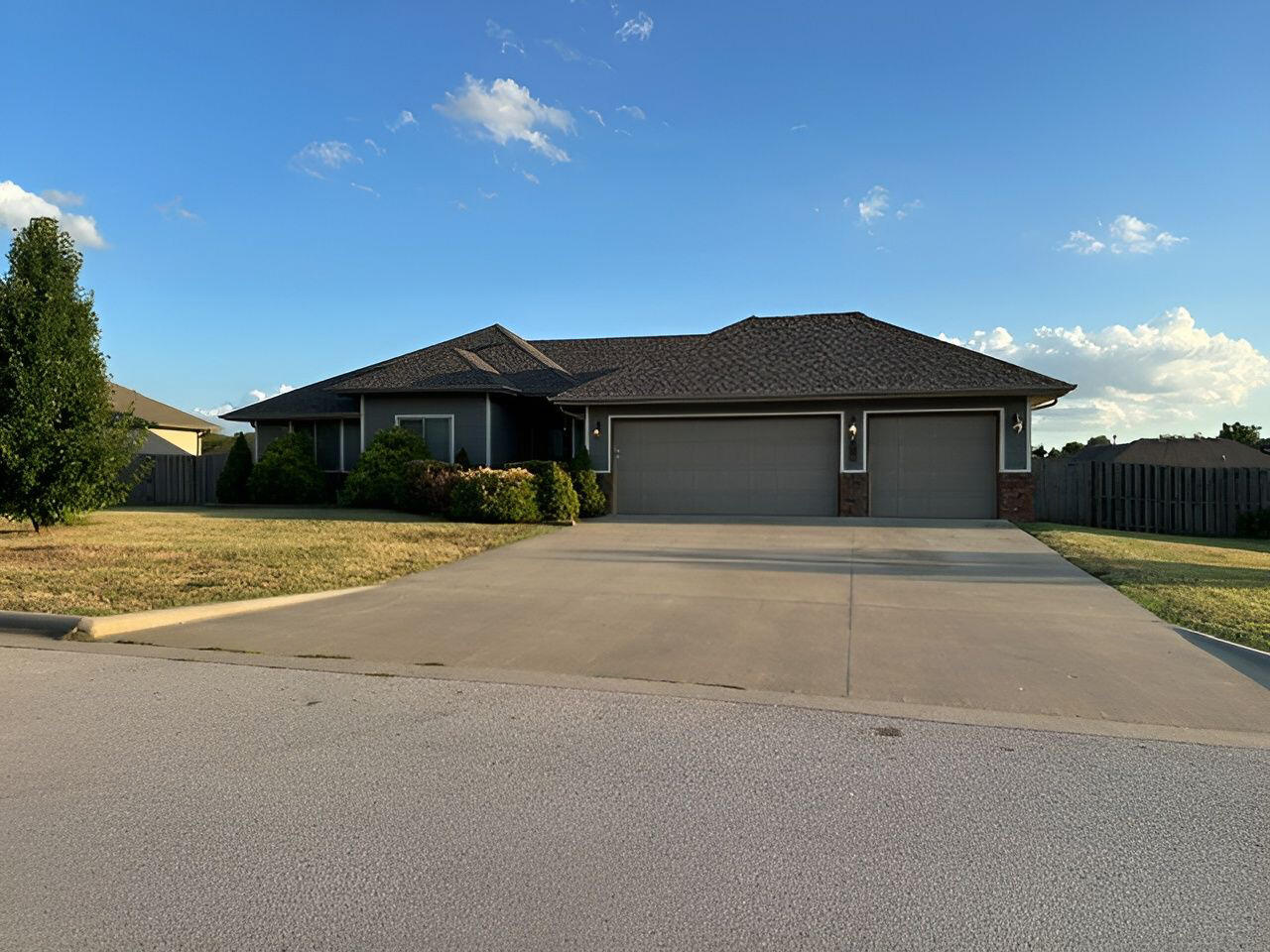 4428 W Cloverleaf Terrace