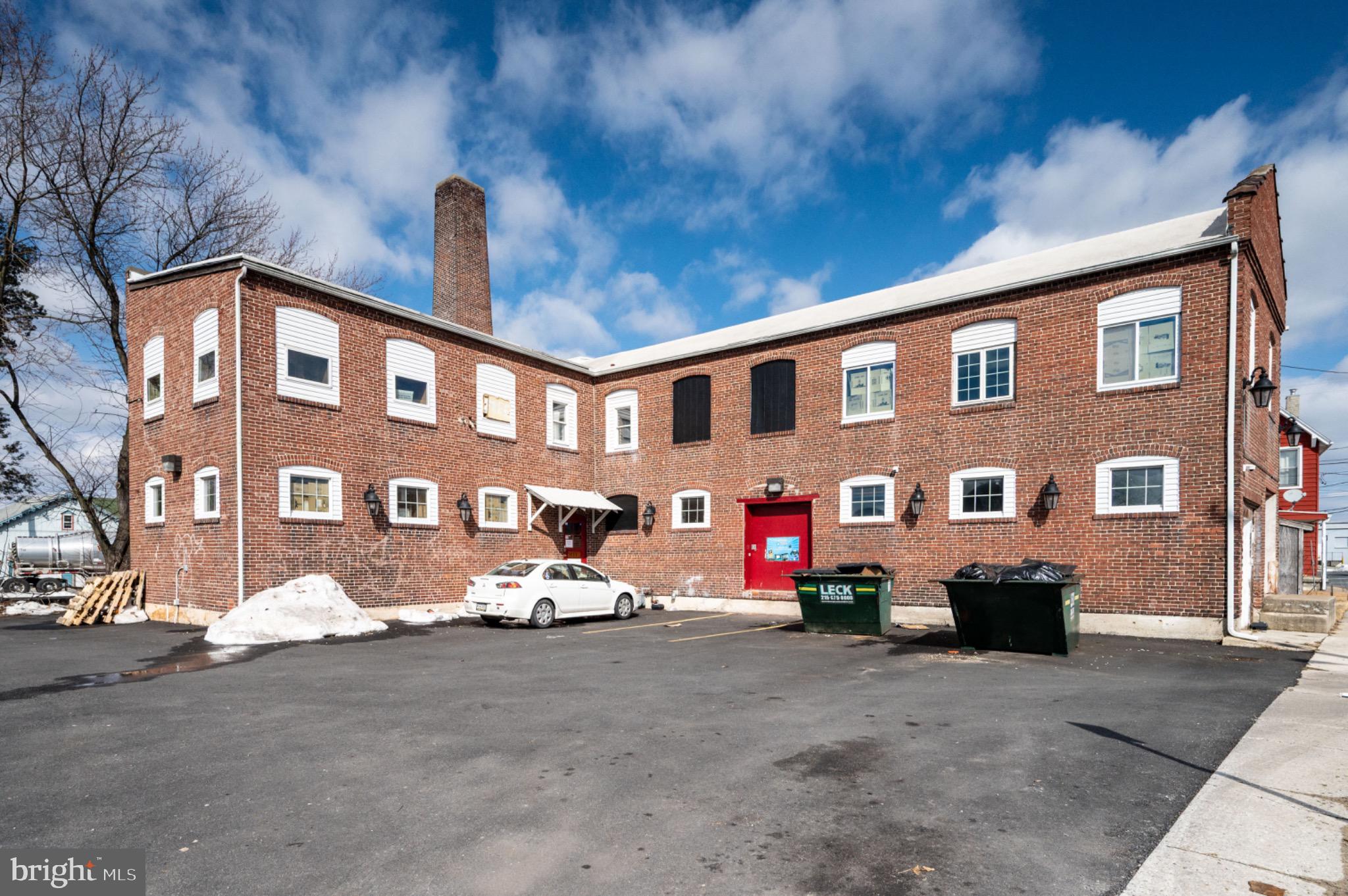 102 SRichmond St  