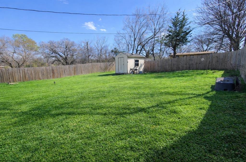 1716 Ridgewood Drive