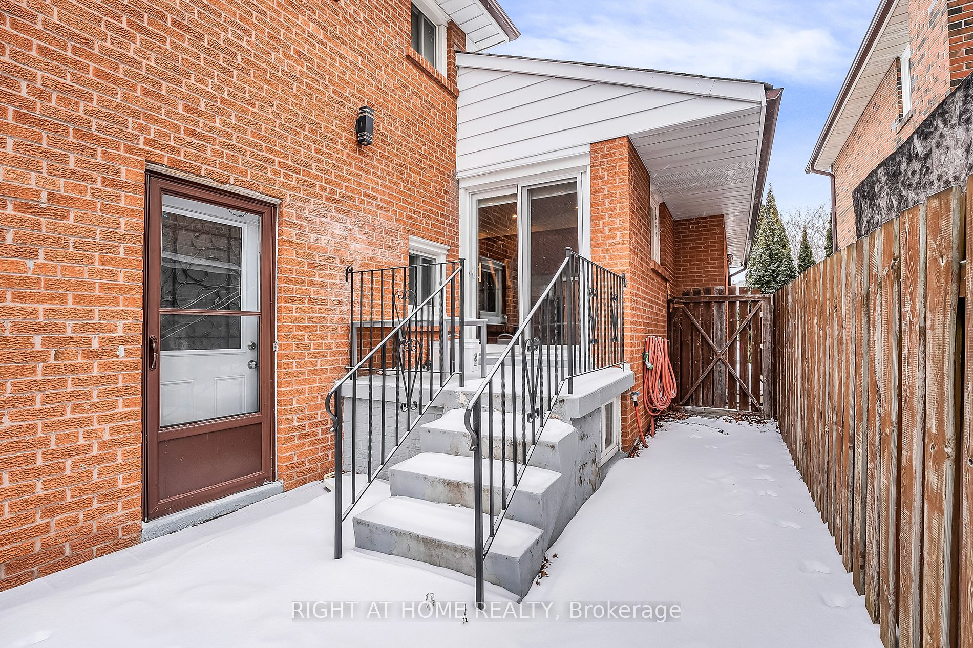 288 Huntsmill Blvd Bsmt