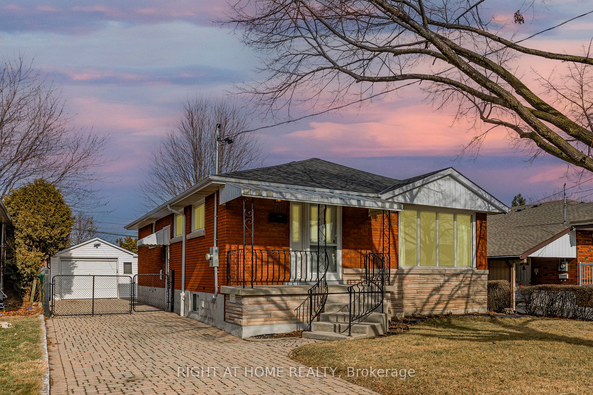 10 E Terrace Dr