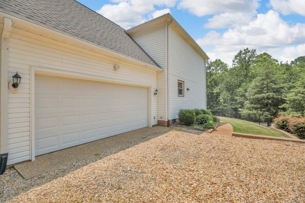 105 Londonderry Lane