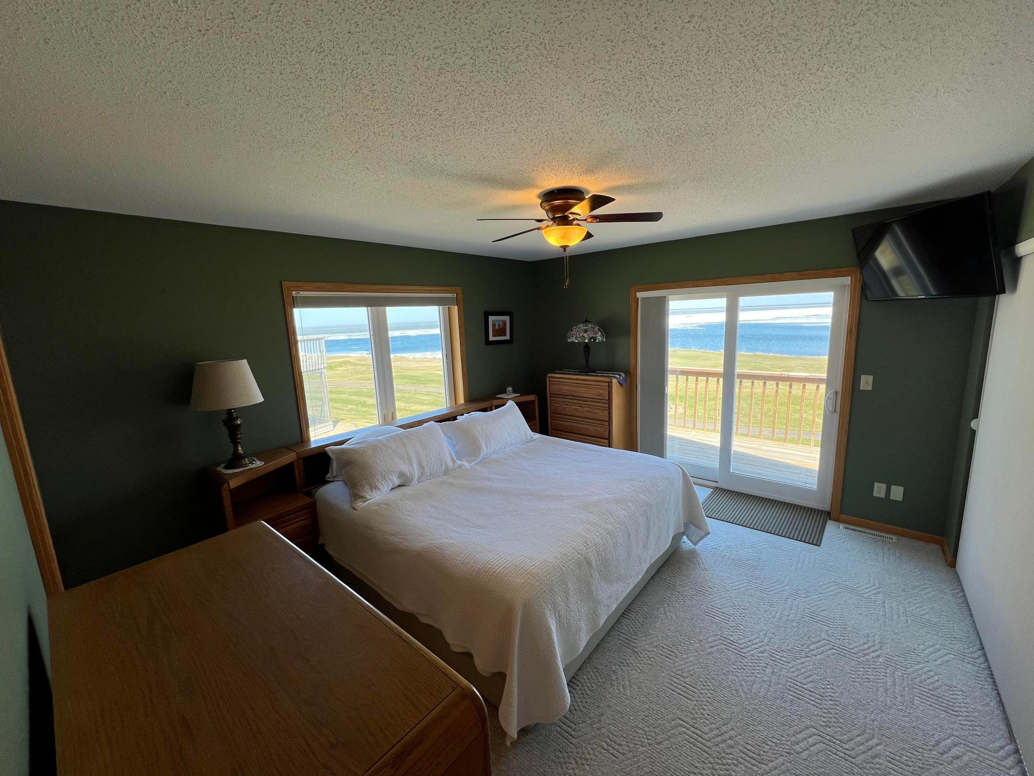 7922 Tournament Trail