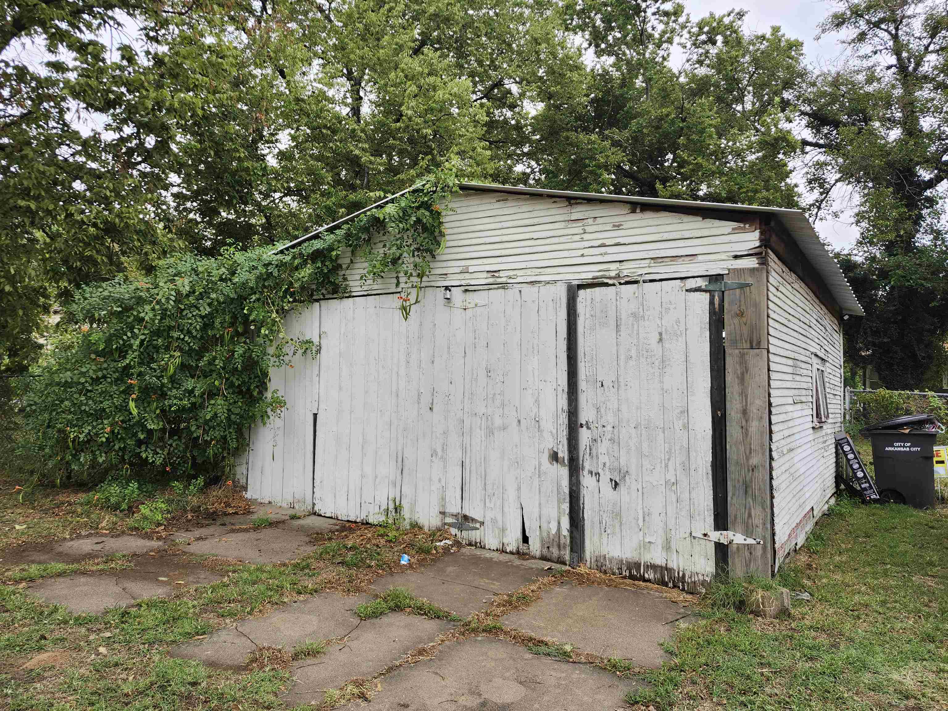 1025 S 2nd